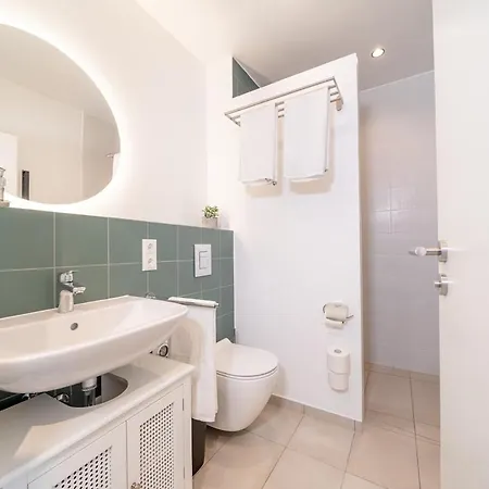 5 Modern For 6 Bogenhausen Near Messe Μόναχο